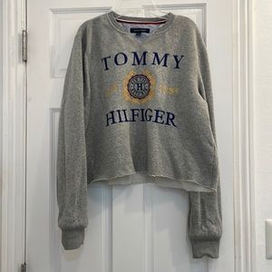 Tommy Hilfiger Cropped Grey Sweatshirt